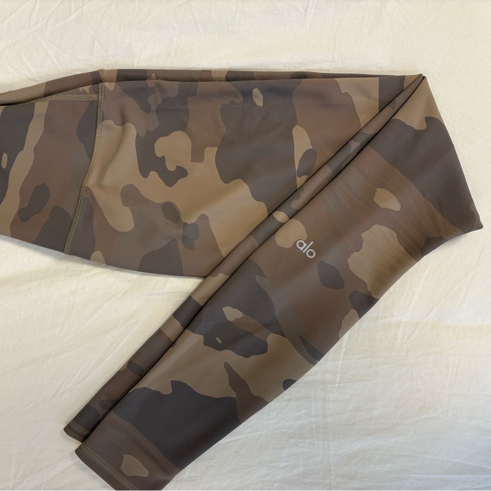 ALO Yoga Camo Leggings in Brown and Tan